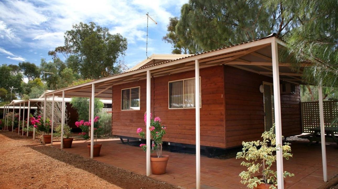 Cabin at Ayers Rock camp site