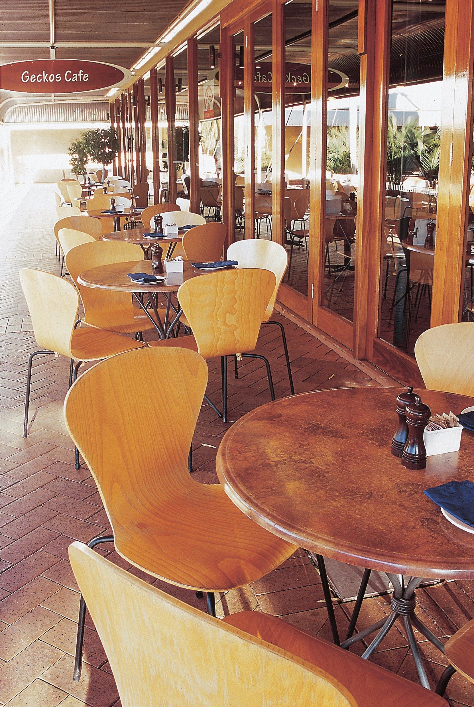Gecko's cafe tables | Voyages Indigenous Tourism