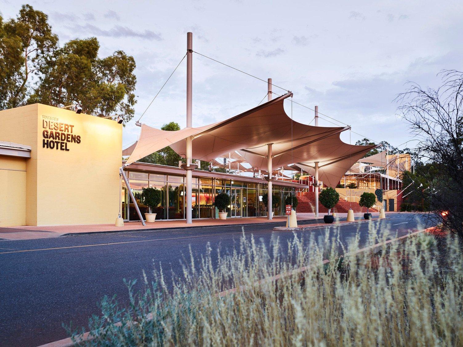 Desert Gardens Hotel Front Entrance