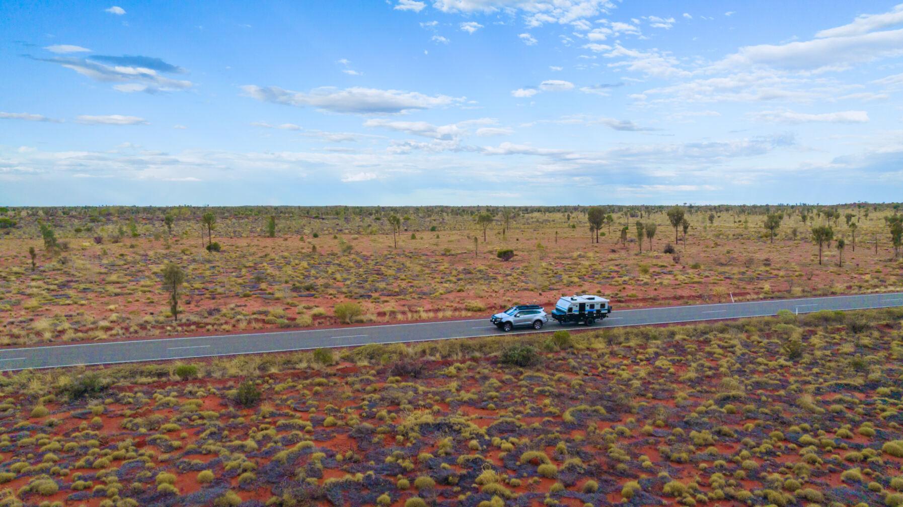 driving-in-the-australian-outback.