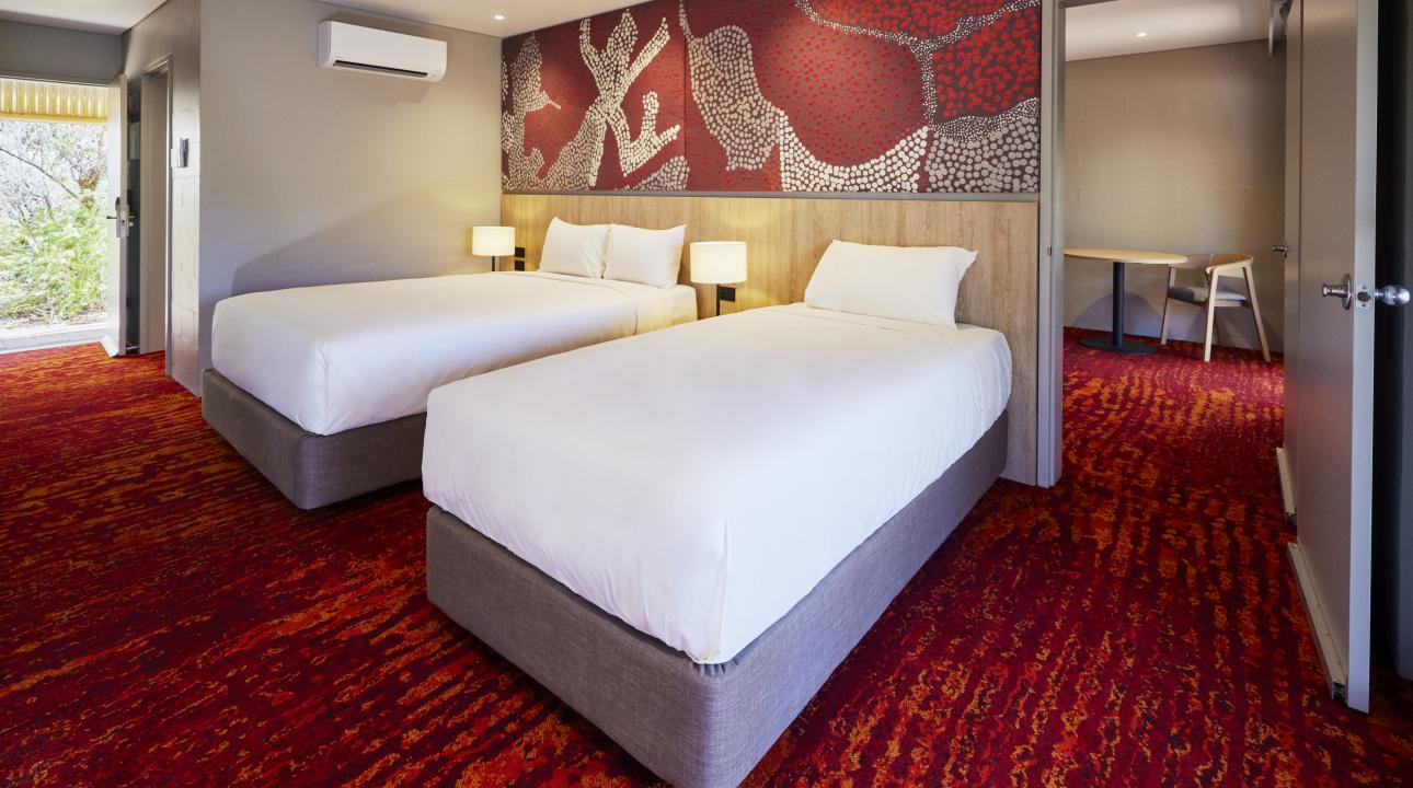 Outback Hotel & Lodge - Standard Room - Request Queen Plus 1 Single